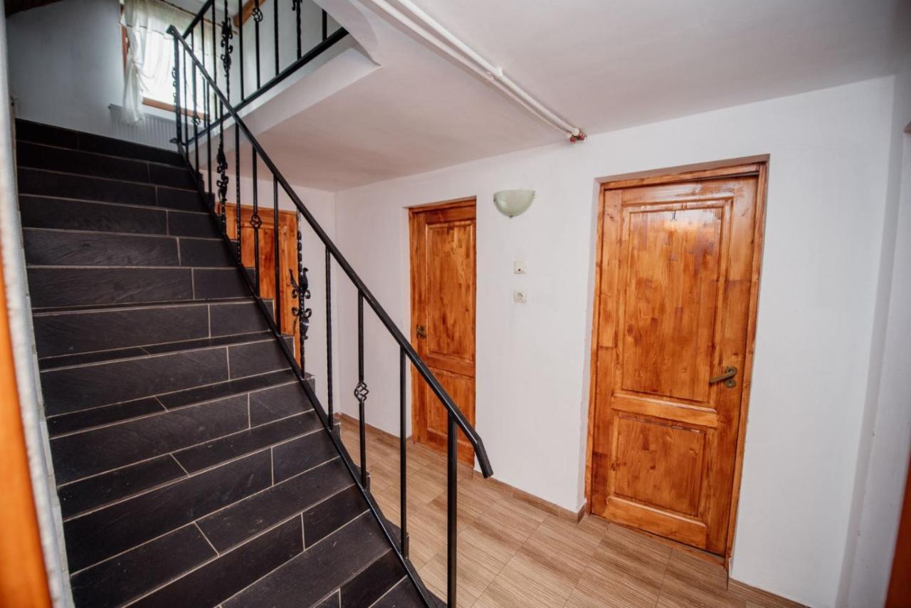 Отель Casa Cristalul Muntilor Пояна-Мэрулуй Экстерьер фото