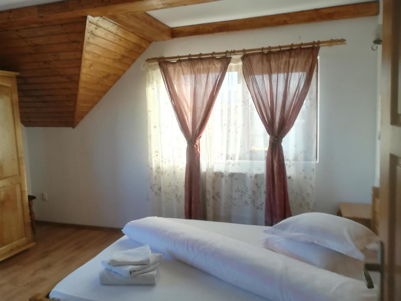 Отель Casa Cristalul Muntilor Пояна-Мэрулуй Экстерьер фото